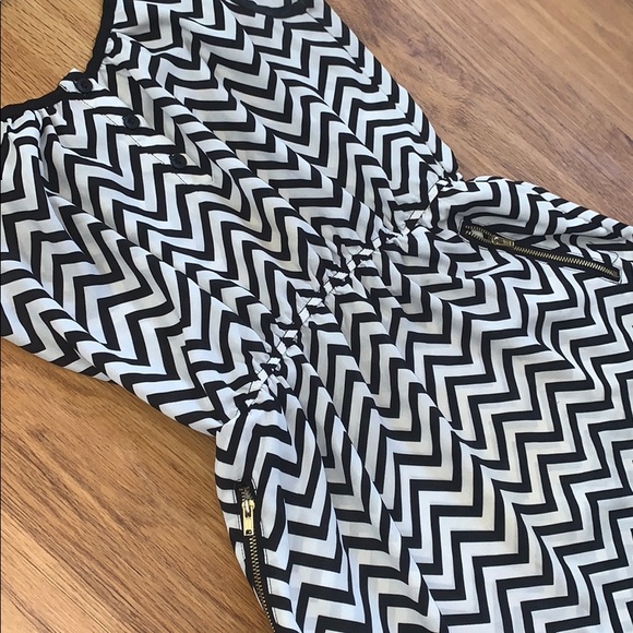 Dress With Pockets! - Picture 2 of 5